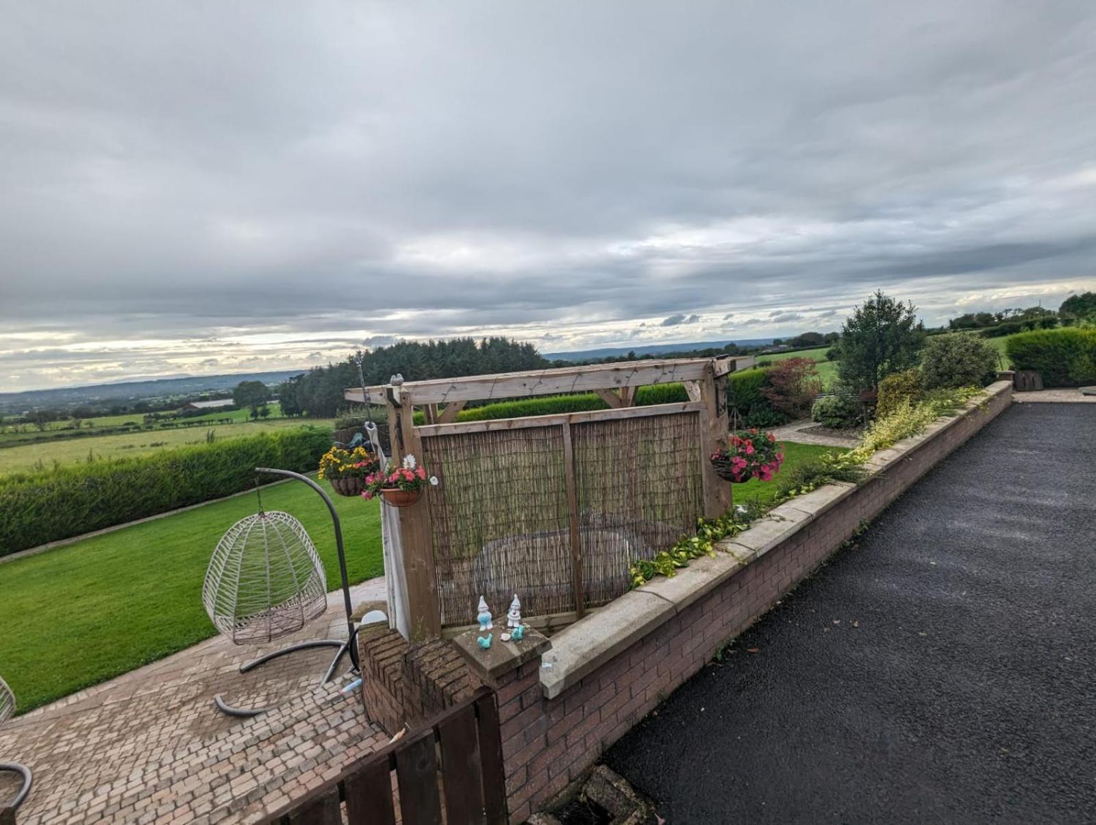 Antrim Heights Bnb Экстерьер фото